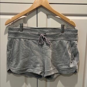 Prana Heather Gray Women's Athletic Shorts pockets